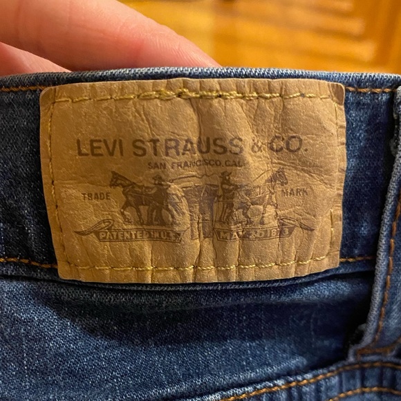 Levi’s Cut-Off Shorts - Picture 3 of 6